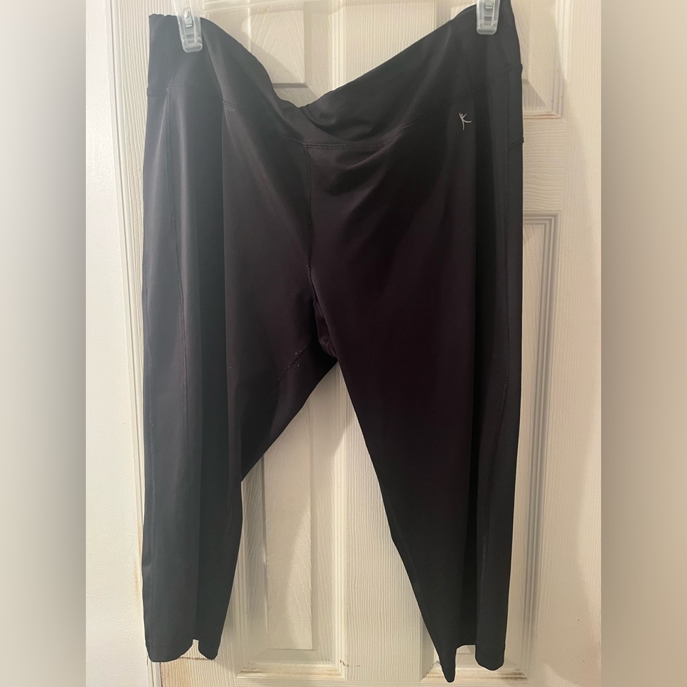 XXL Danskin Women's Black Capris
